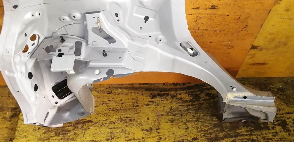 Кузов Mazda Demio 5