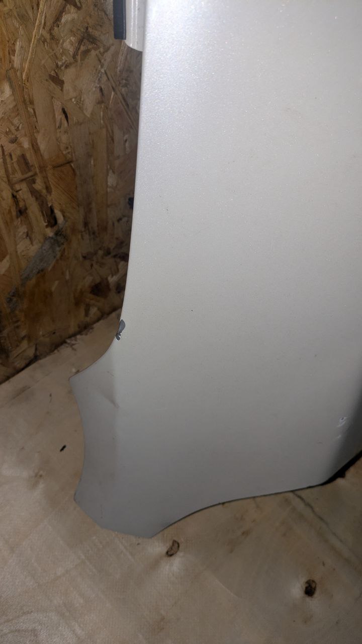 IMPREZA GH3 КРЫЛО ПЕРЕДНЕЕ ПРАВОЕ, дефект Subaru Impreza 4