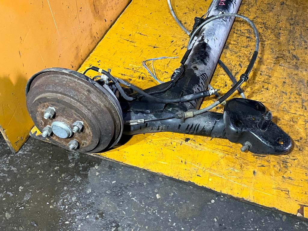 DEMIO DY3W БАЛКА ЗАДНЯЯ В СБОРЕ ABS Mazda Demio 1