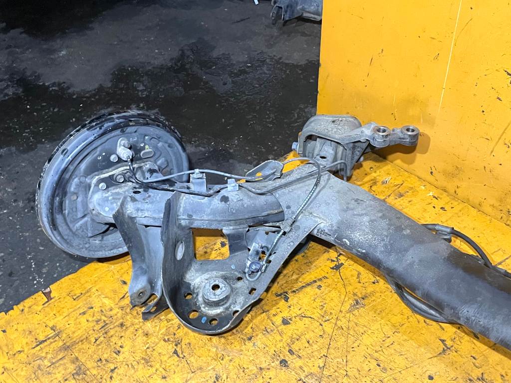 FREED SPIKE GB3 БАЛКА ЗАДНЯЯ В СБОРЕ ABS Honda Freed Spike 4