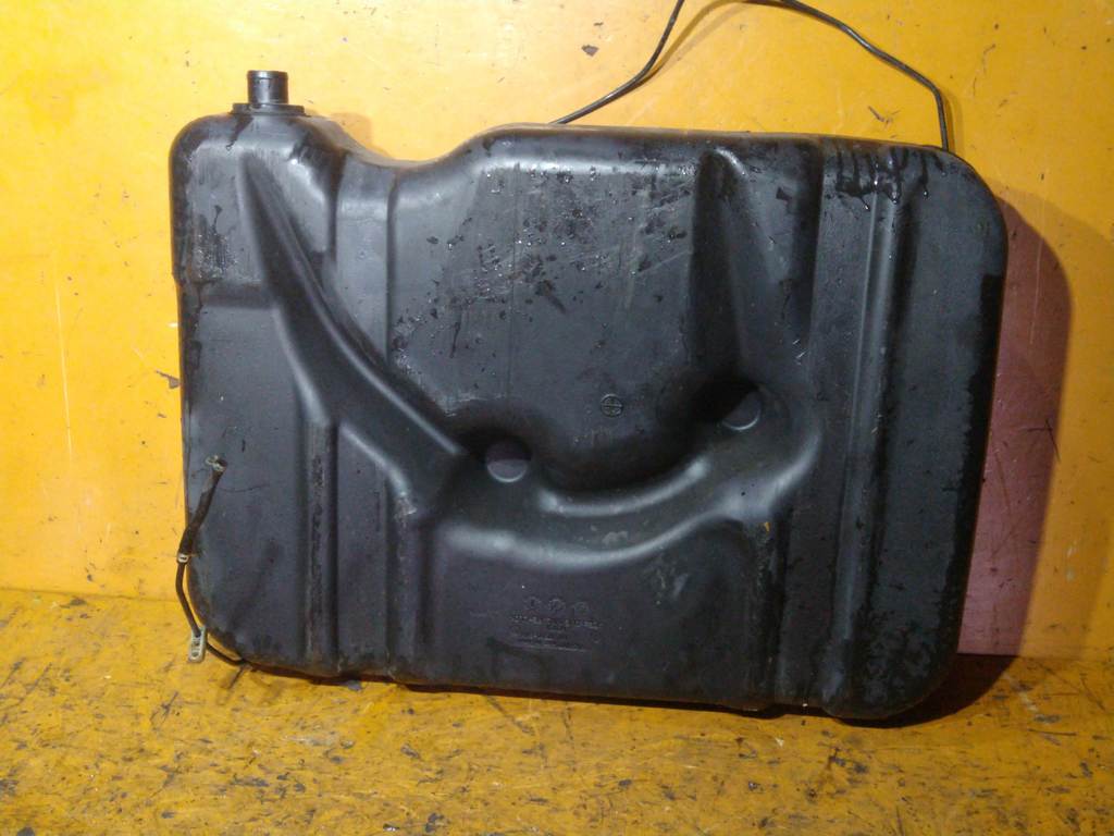 FREED SPIKE GB3 БЕНЗОБАК Honda Freed Spike 1