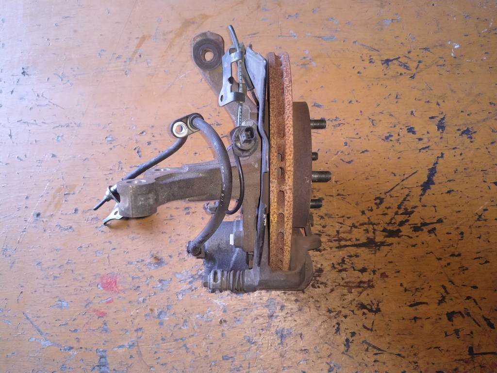FREED SPIKE GB3 СТУПИЦА ПЕРЕДНЯЯ ЛЕВАЯ ABS Honda Freed Spike 1