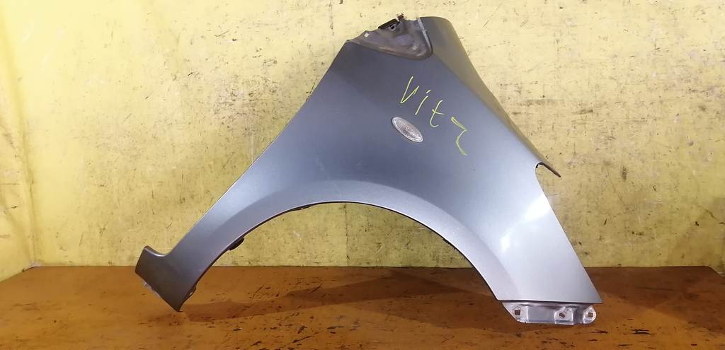 крыло Toyota Vitz 0