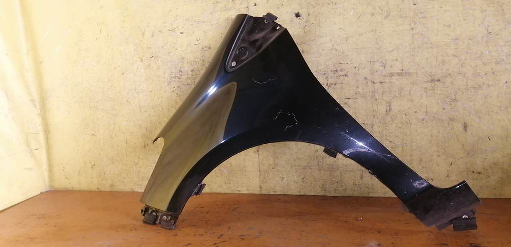 крыло Toyota Vitz 0