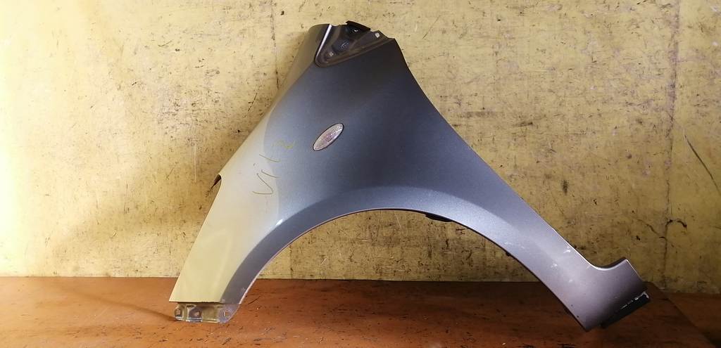 крыло Toyota Vitz 0