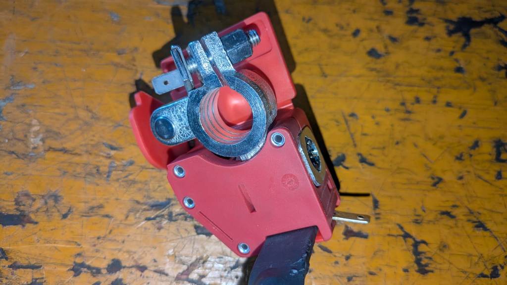 клемма BMW X7 0