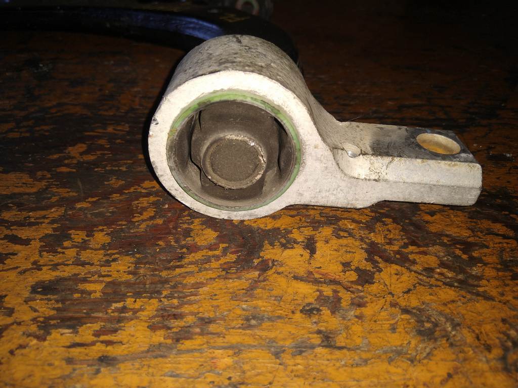 DEMIO DY3W РЫЧАГ ПЕРЕДНИЙ ЛЕВЫЙ 4 Mazda Demio 1