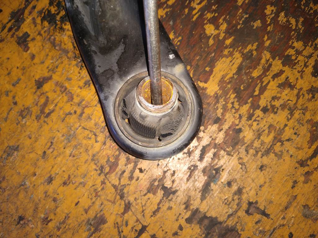 VITZ KSP130 РЫЧАГ ПЕРЕДНИЙ ПРАВЫЙ Toyota Vitz 1