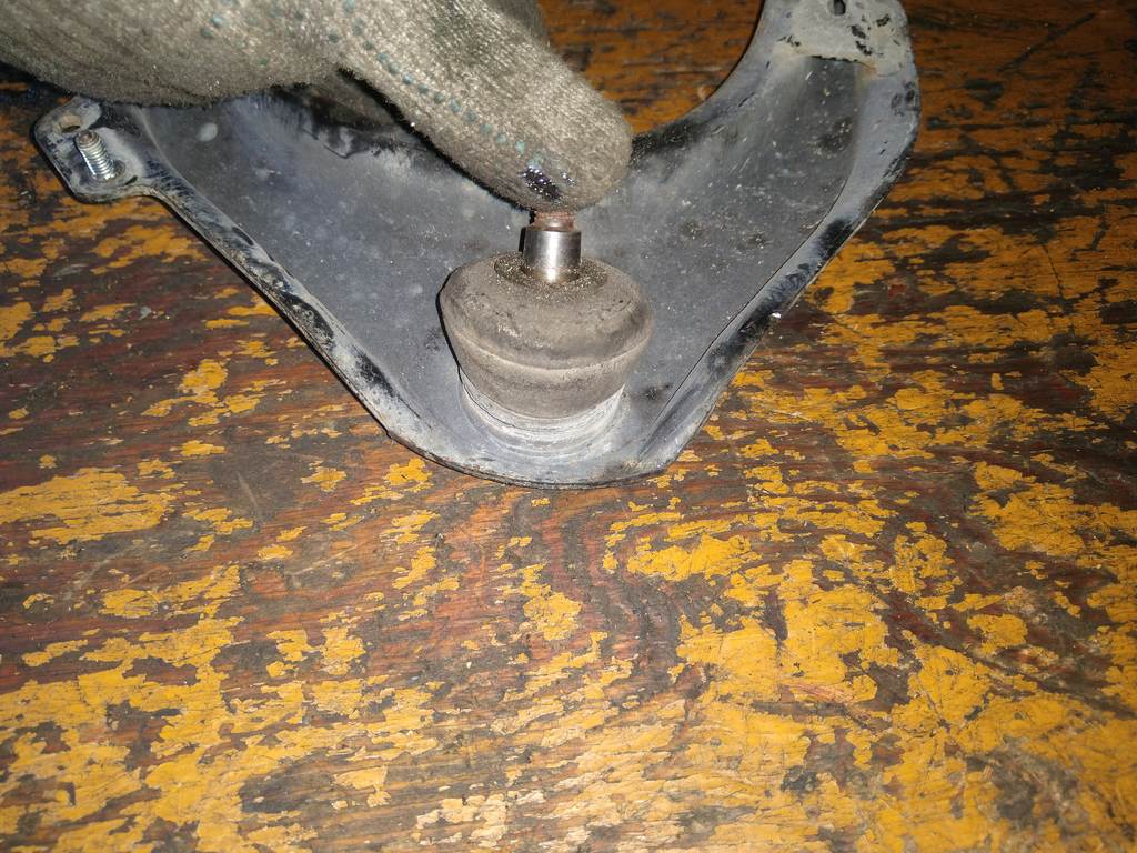 ELYSION RR1 РЫЧАГ ПЕРЕДНИЙ ПРАВЫЙ ВЕРХ Honda Elysion 1