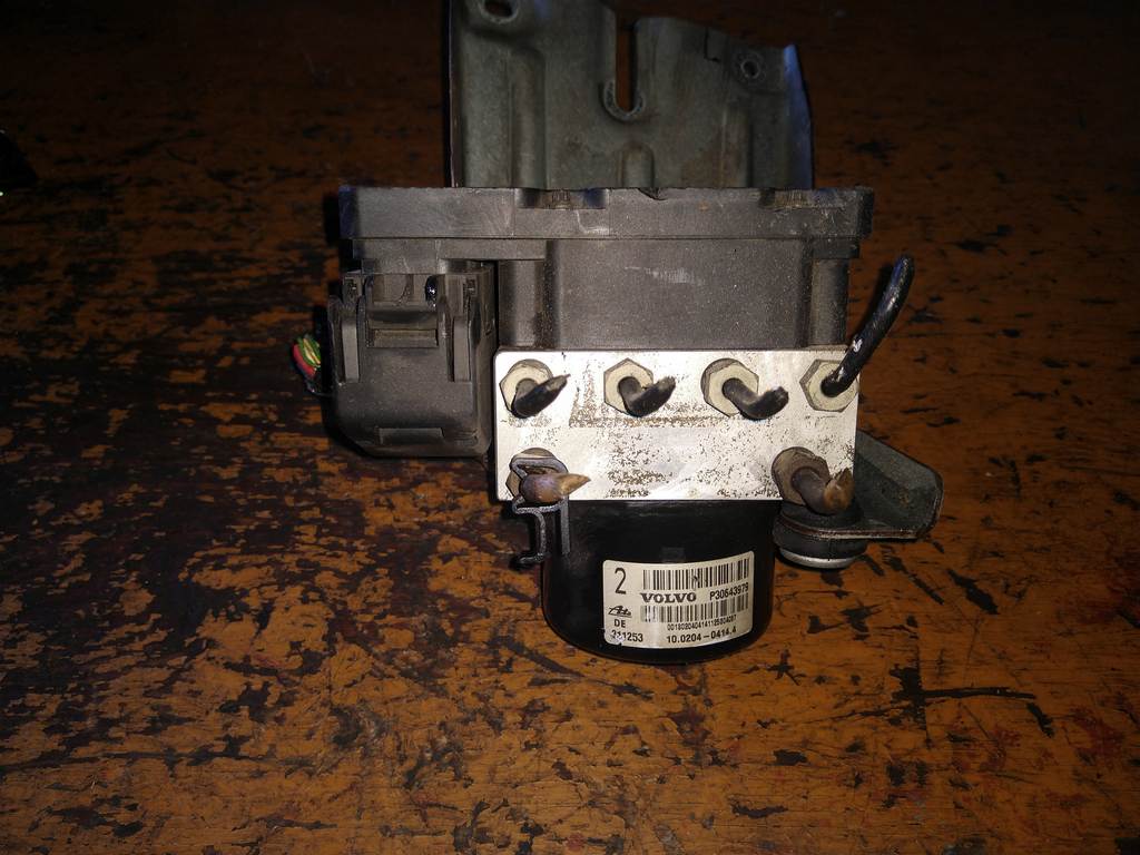 VOLVO XC90 C_59 БЛОК ABS 30643982 Volvo XC90 1