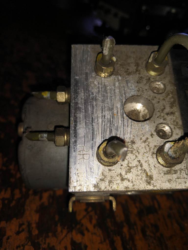 блок abs Nissan Cube 3