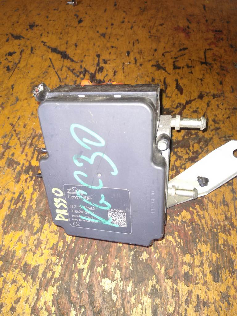 блок abs Toyota Passo 0