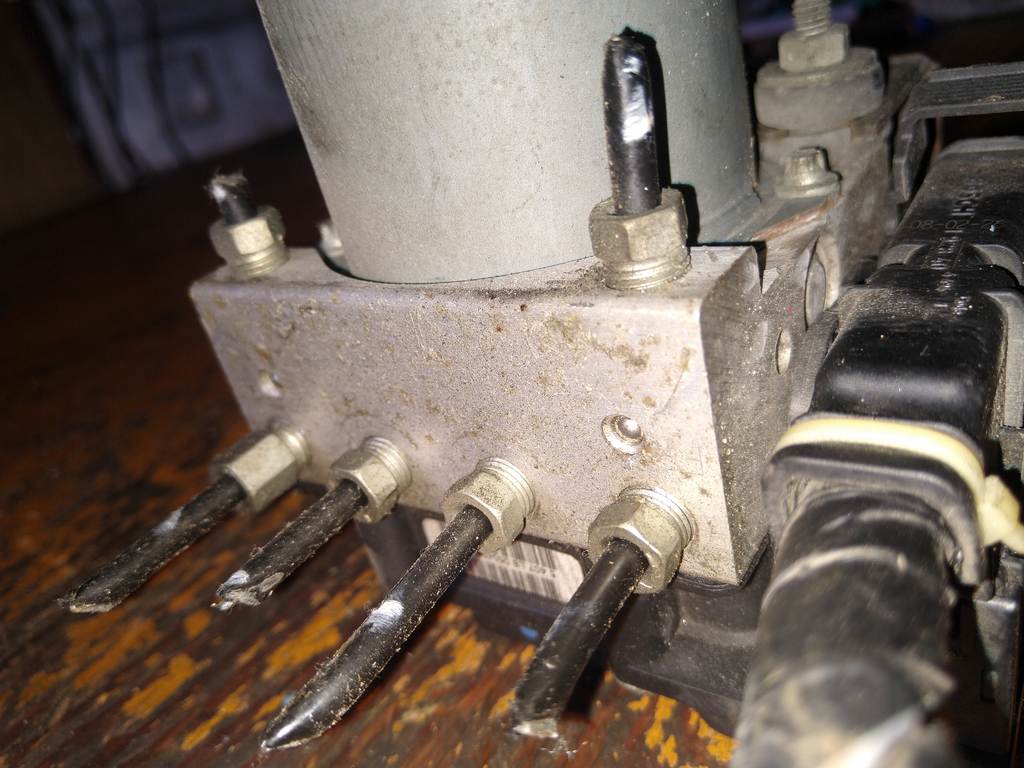 блок abs Nissan Teana 3