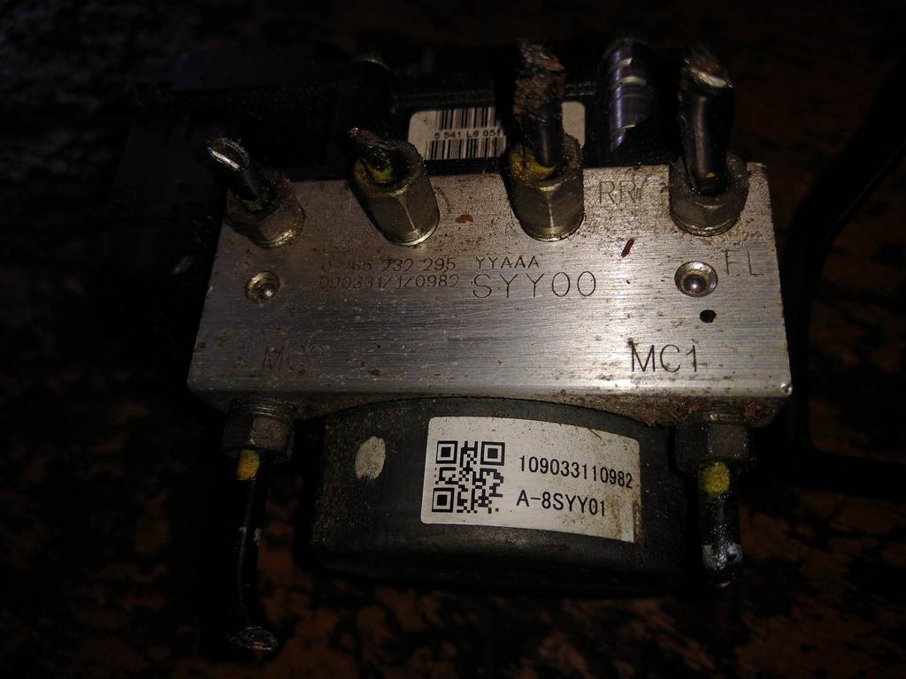 FREED (GB3) БЛОК ABS YYAAASYY00 Honda Freed 1