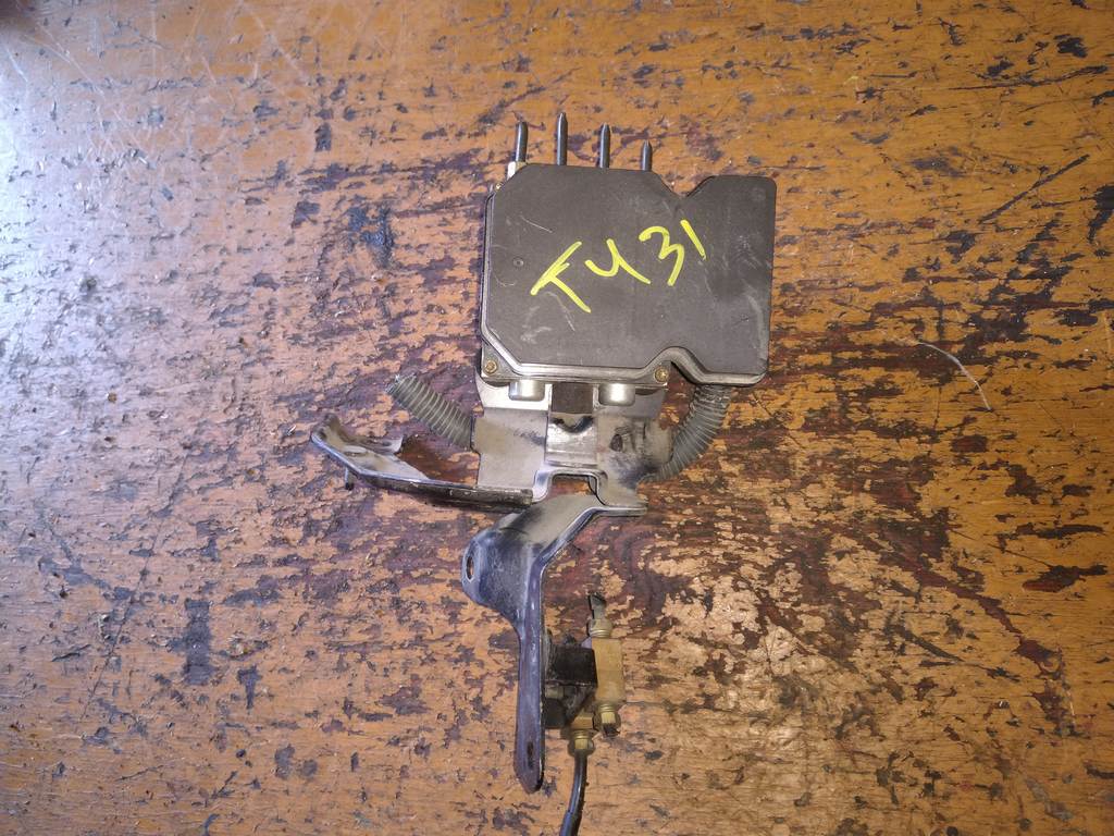 блок abs Nissan Presage 0