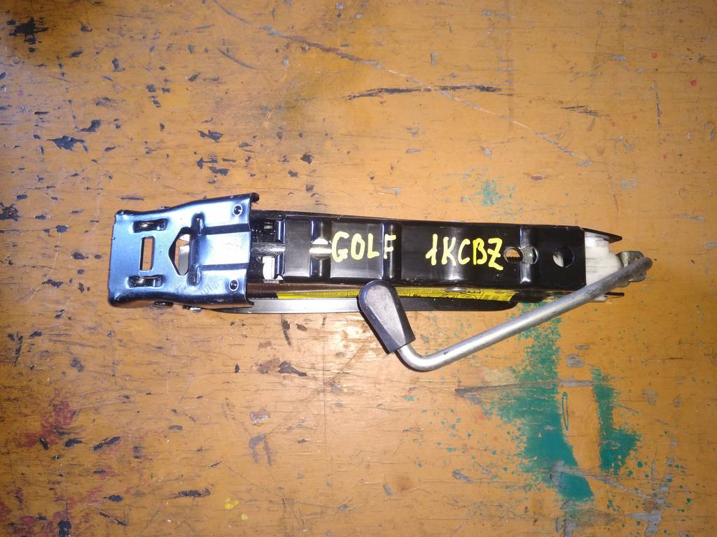 домкрат Volkswagen Golf 0