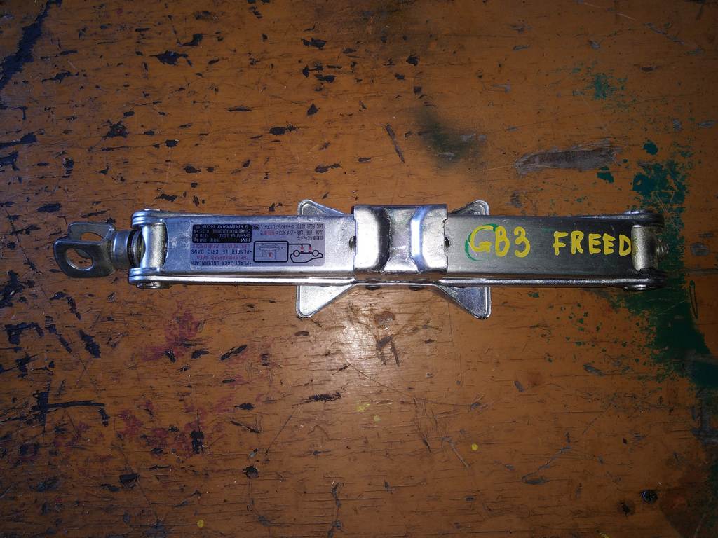 домкрат Honda Freed 0