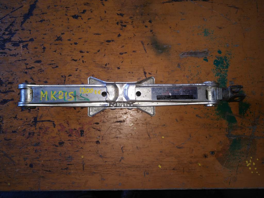 домкрат Suzuki Palette 0