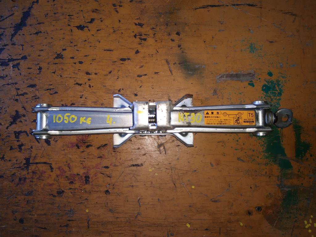 домкрат Nissan X-Trail 0