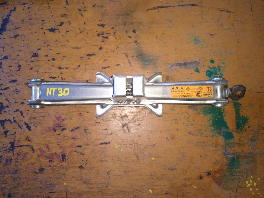 домкрат Nissan X-Trail 0