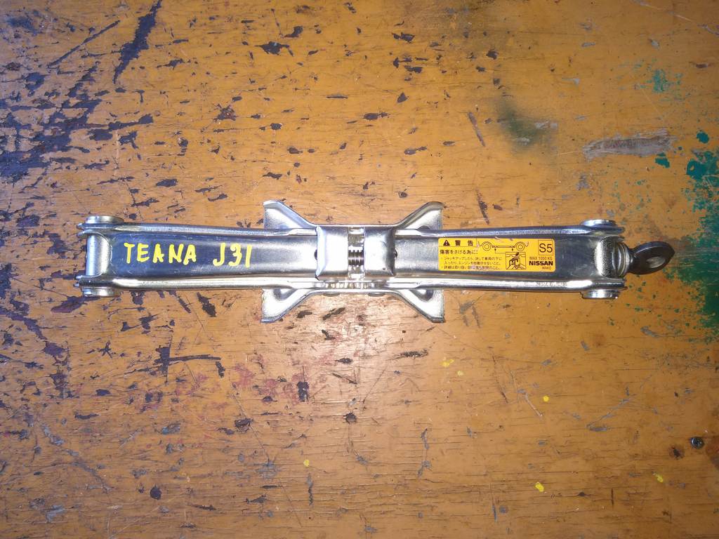 домкрат Nissan Teana 0