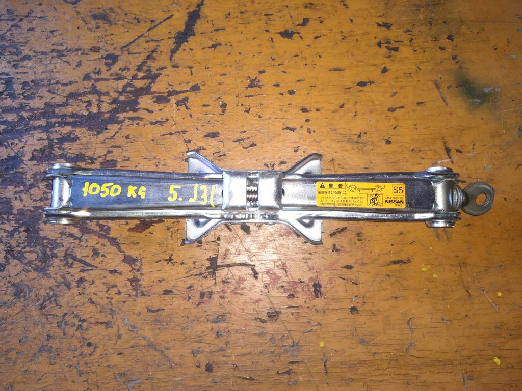домкрат Nissan Teana 0