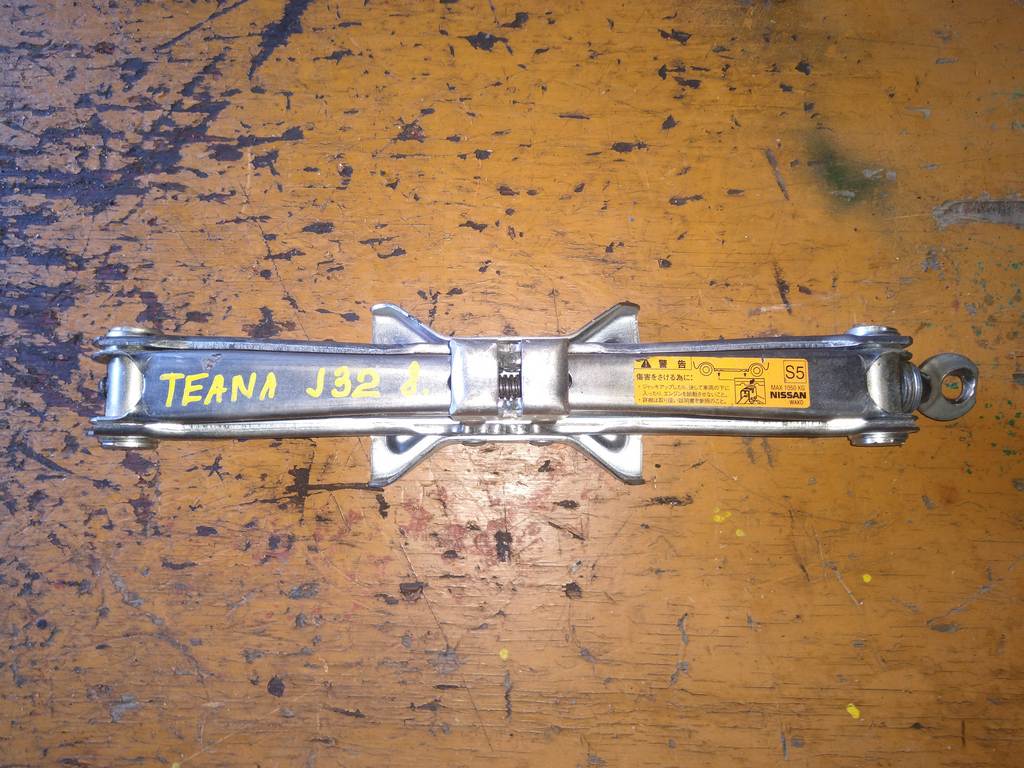 домкрат Nissan Teana 0