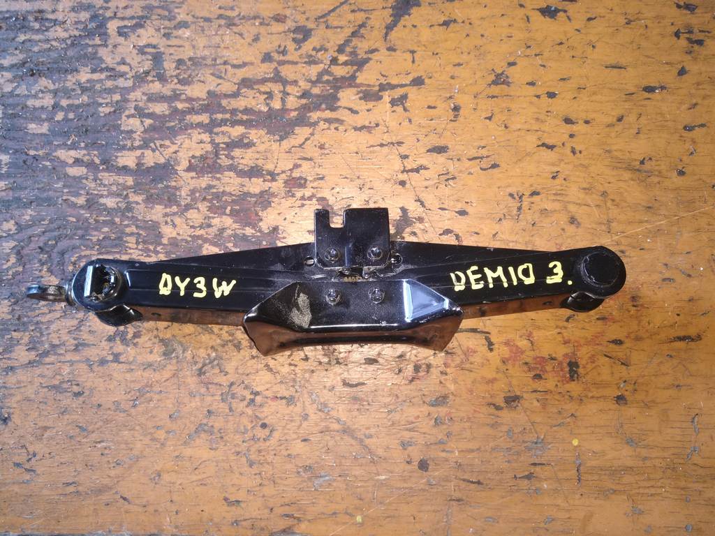 домкрат Mazda Demio 0