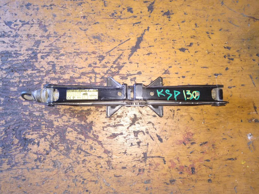 домкрат Toyota Vitz 0