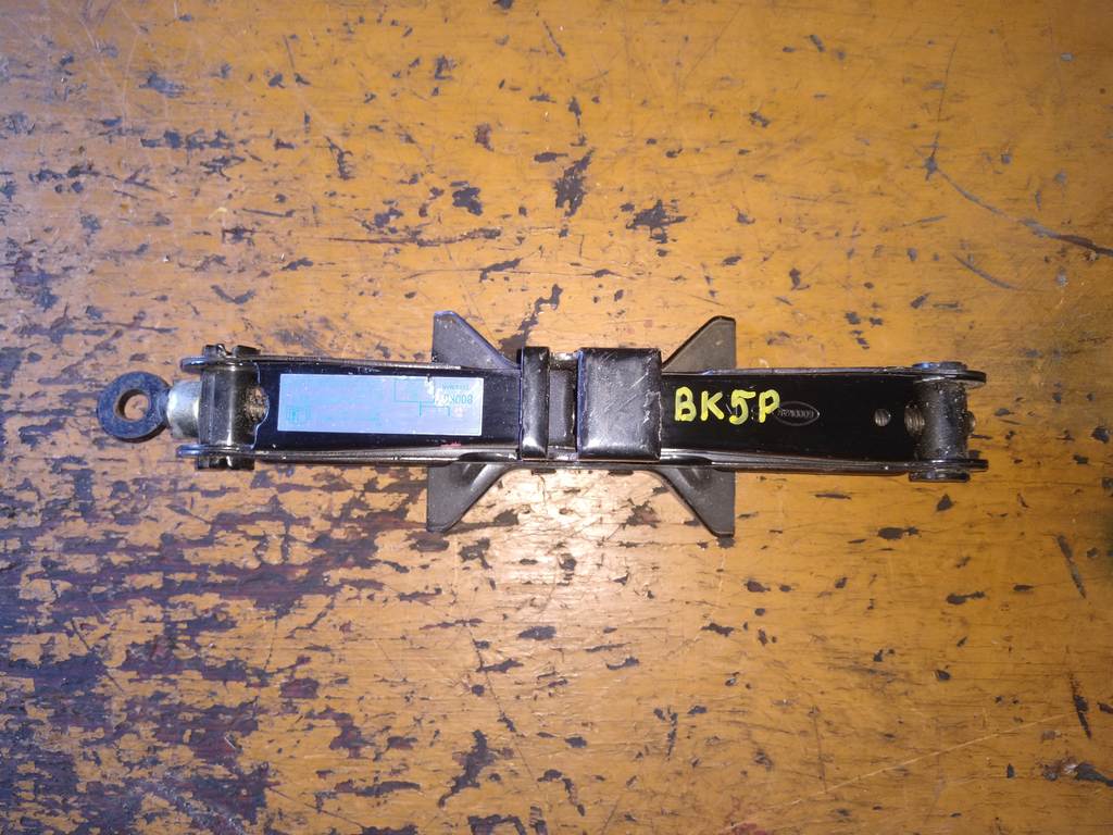 домкрат Mazda Axela 0