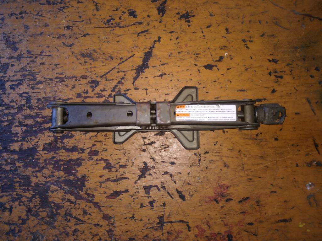 SWIFT ZC31S ДОМКРАТ Suzuki Swift 1