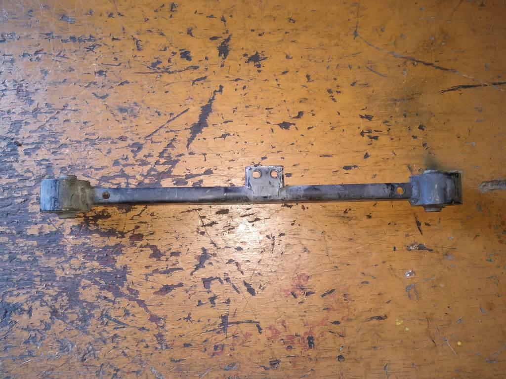 CUBE AZ10 РЫЧАГ ЗАДНИЙ Nissan Cube 1