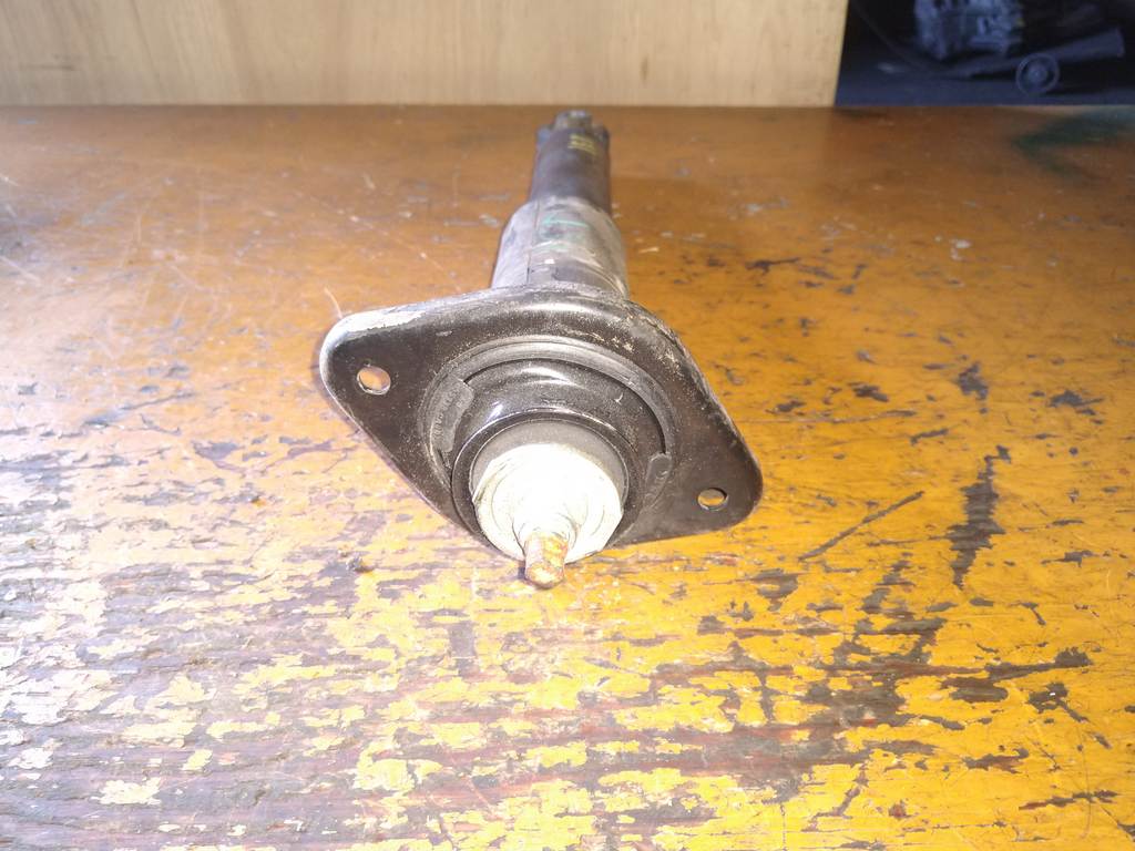 TEANA J31 АМОРТИЗАТОР ЗАДНИЙ Nissan Teana 1