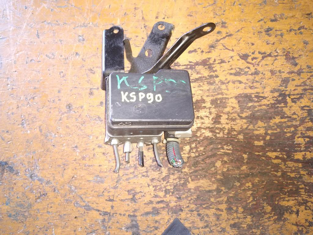 блок abs Toyota Vitz 0