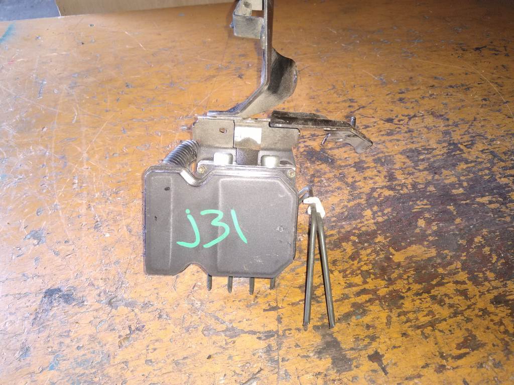 блок abs Nissan Teana 0