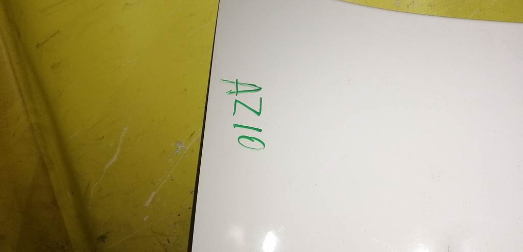 CUBE AZ10 КАПОТ Nissan Cube 1