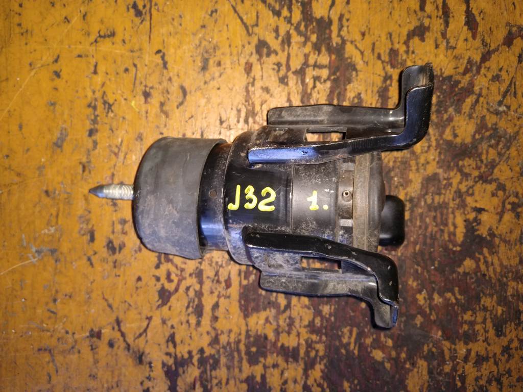 подушка двигателя Nissan Teana 0