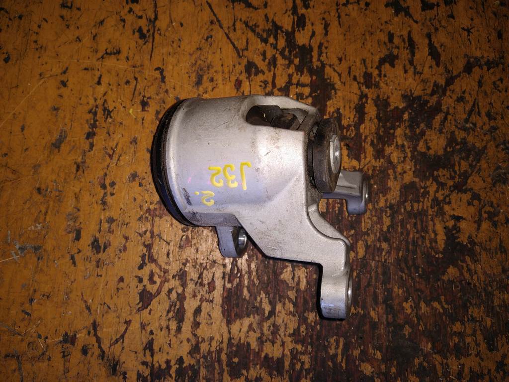 подушка двигателя Nissan Teana 0