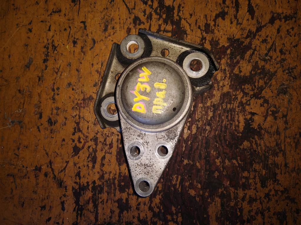 подушка двигателя Mazda Demio 0