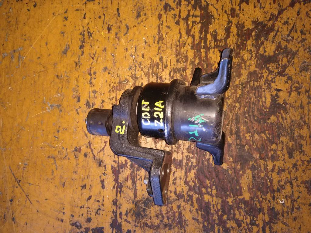 подушка двигателя Mitsubishi Colt 0