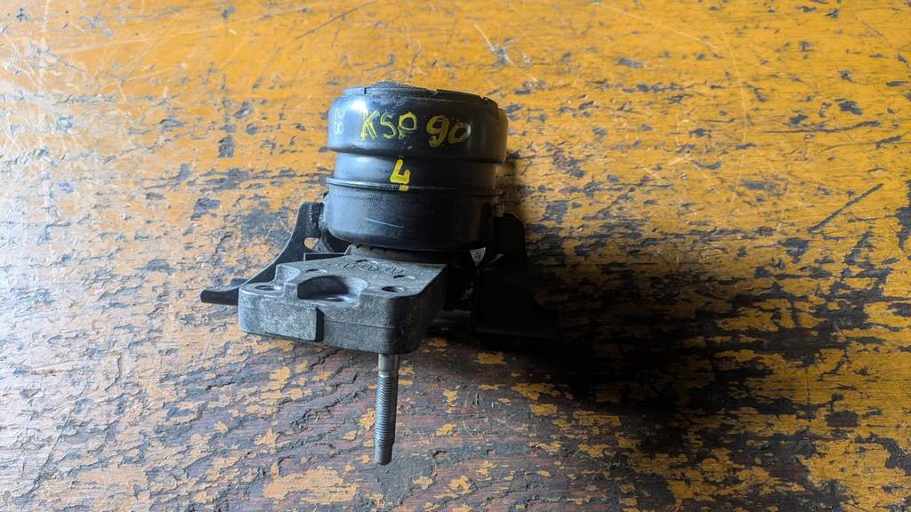 подушка двигателя Toyota Vitz 0