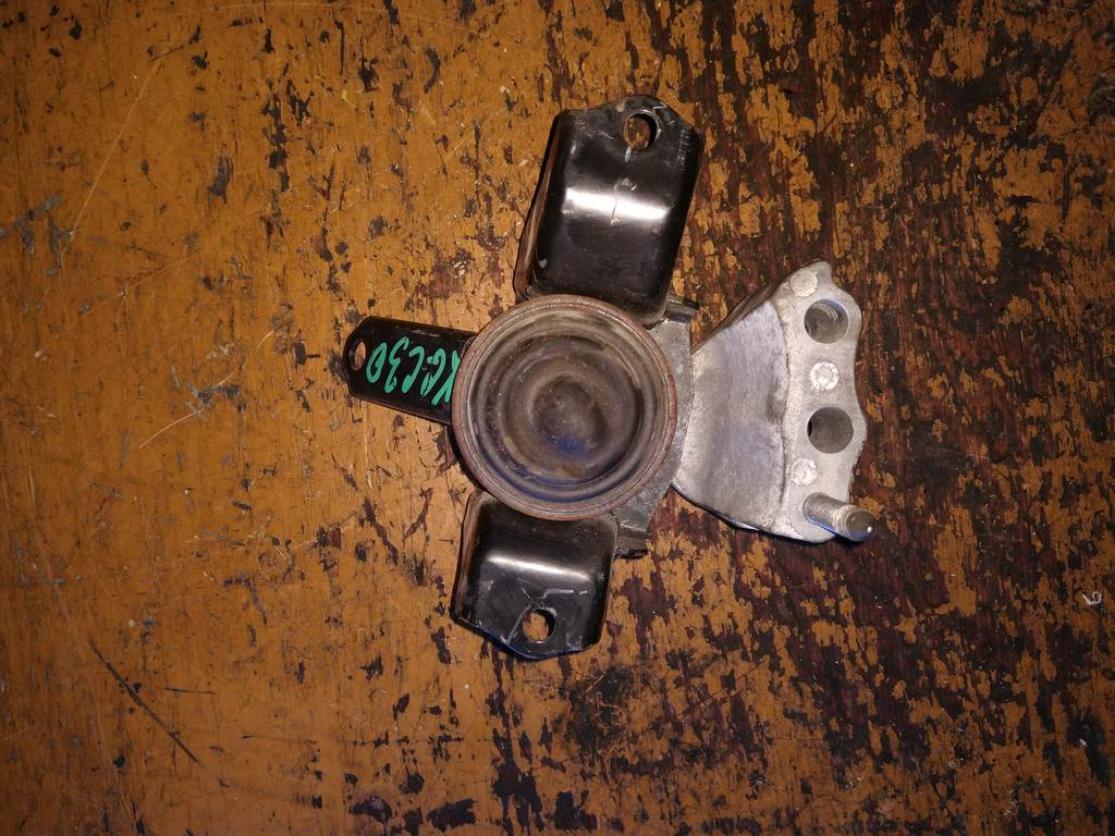 PASSO KGC30 ПОДУШКА ДВС 3 ПРАВАЯ Toyota Passo 1