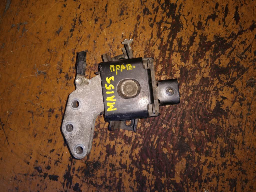 подушка двигателя Suzuki Solio 0