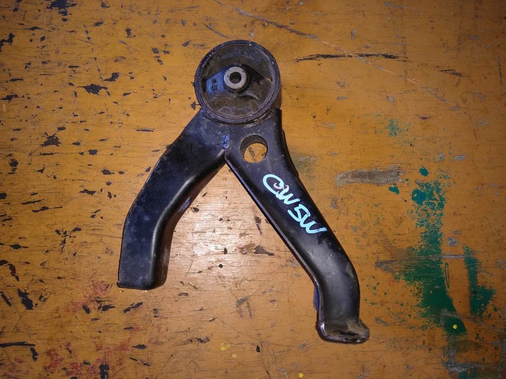 подушка двигателя Mitsubishi Outlander 0