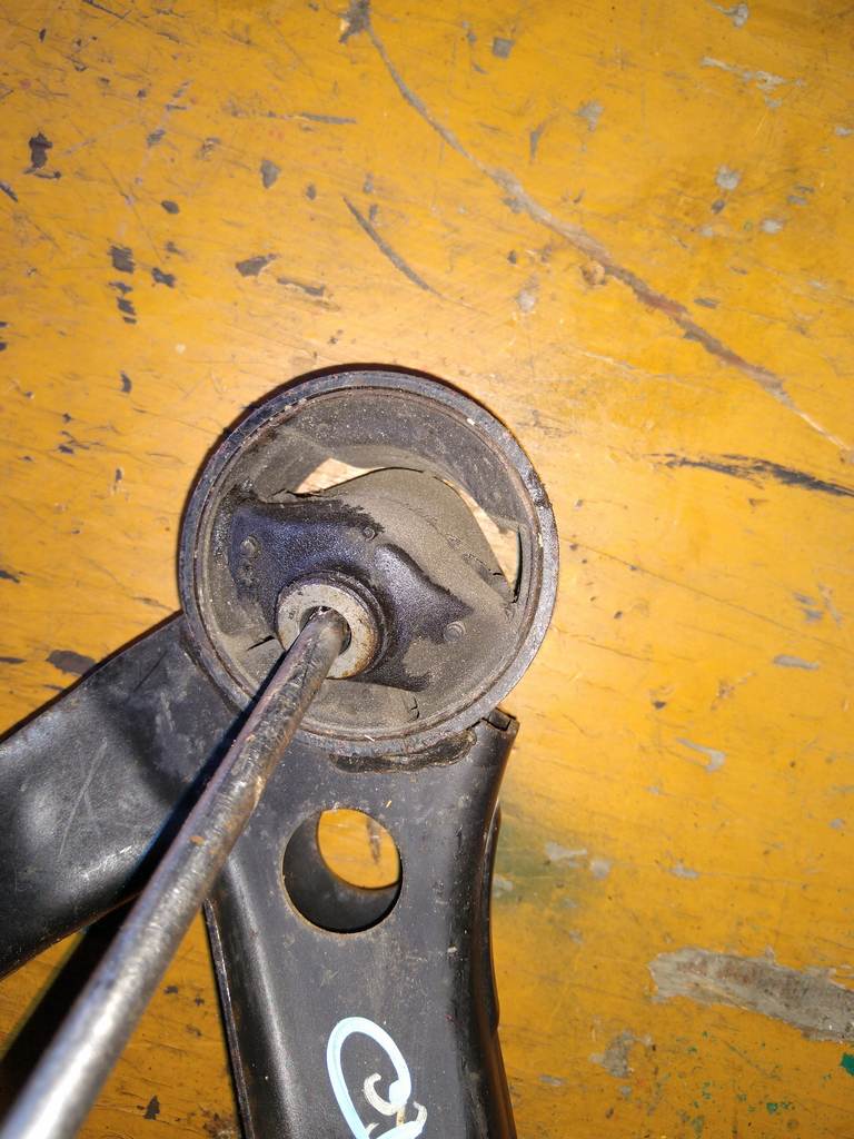 OUTLANDER CW5W ПОДУШКА ДВС Mitsubishi Outlander 1