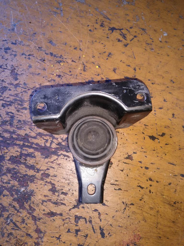 SWIFT ZC31S ПОДУШКА ДВС ПРАВАЯ Suzuki Swift 1