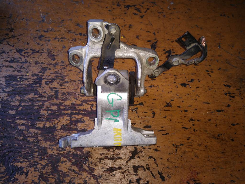 подушка двигателя Honda Fit 0