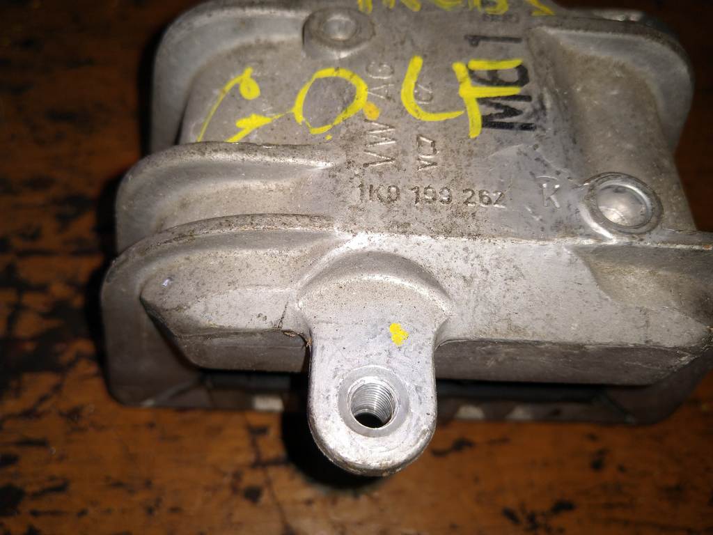 GOLF 1KCBZ ПОДУШКА ДВС 1K0199262 Volkswagen Golf 1