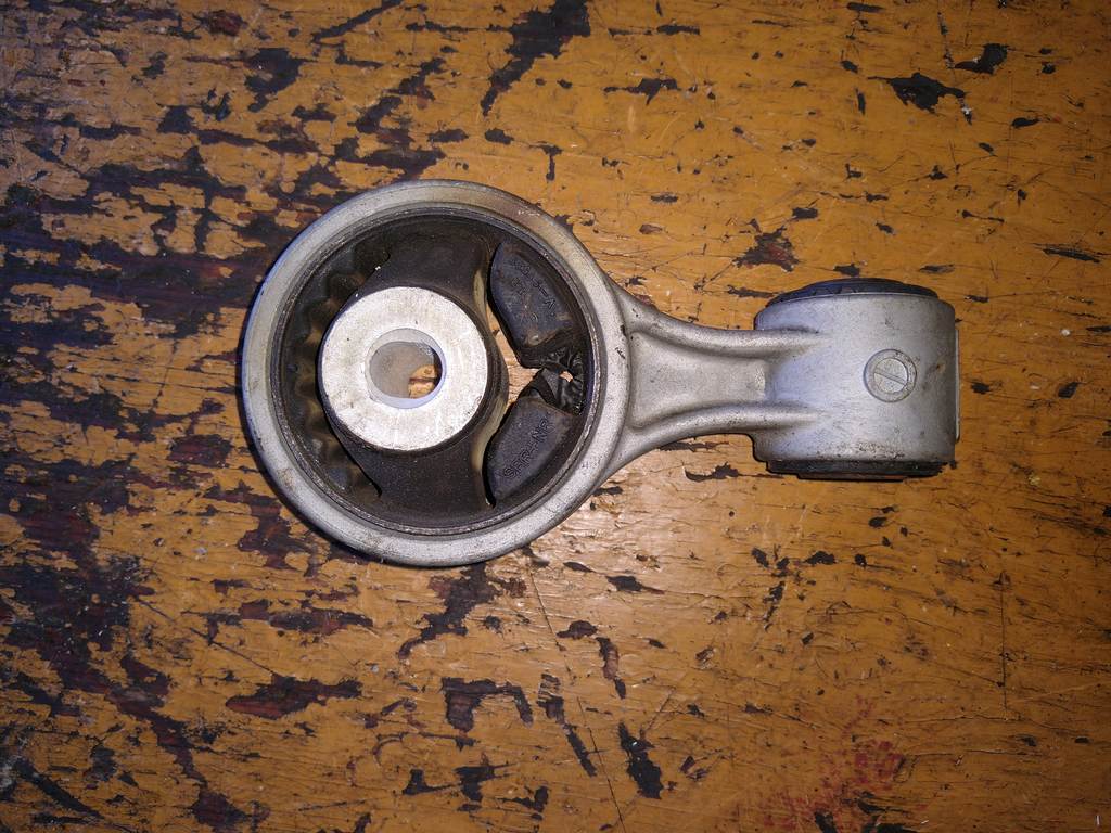 TEANA J32 ПОДУШКА ДВС ПРАВАЯ 2 Nissan Teana 1