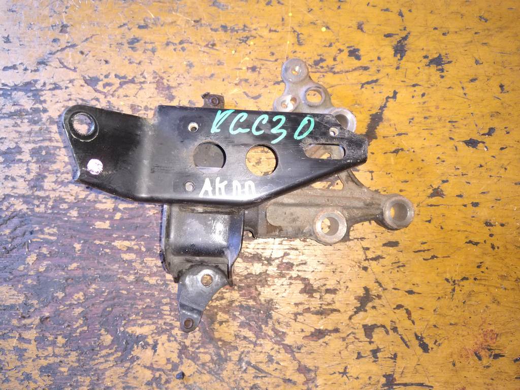 подушка двигателя Toyota Passo 0